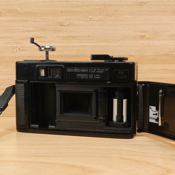 Vintage Minolta Hi-Matic AF2 35mm Film Point-and-Shoot Camera - Picture 10 of 10